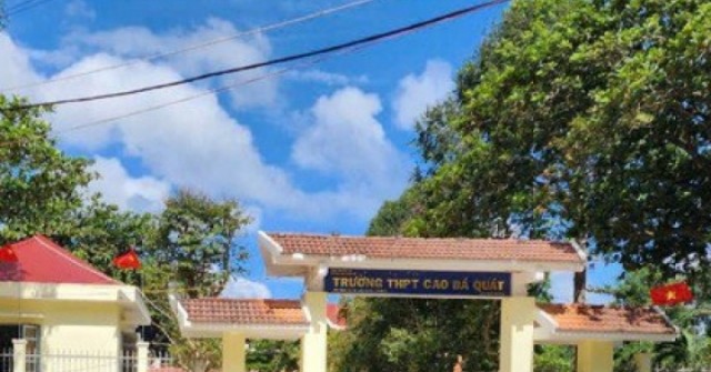 Học sinh bị hiệu trưởng phán: "Có thi cũng không đậu" dù chưa thi tốt nghiệp