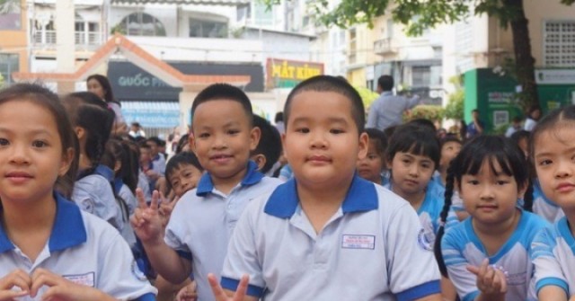 Phụ huynh TP.HCM đăng ký tuyển sinh lớp 1, lớp 6 từ ngày 15-5