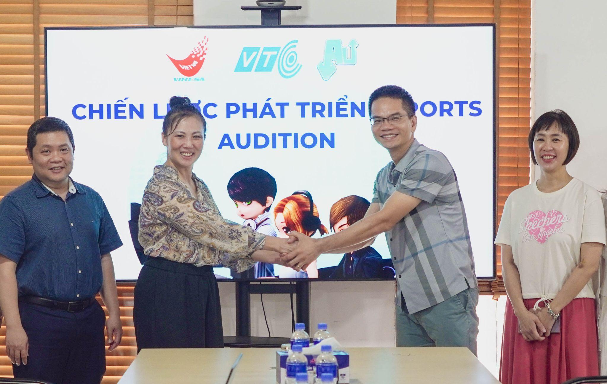 Đại diện VTC và Hội thể thao điện tử giải trí Việt Nam VIRESA trong buổi họp bàn chiến lược phát triển eSports cho Audition