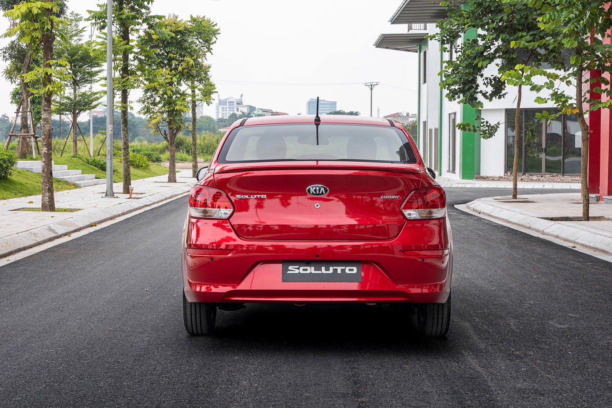 Có nên mua xe Kia Soluto để vi vu trong dịp hè sắp tới? - 6