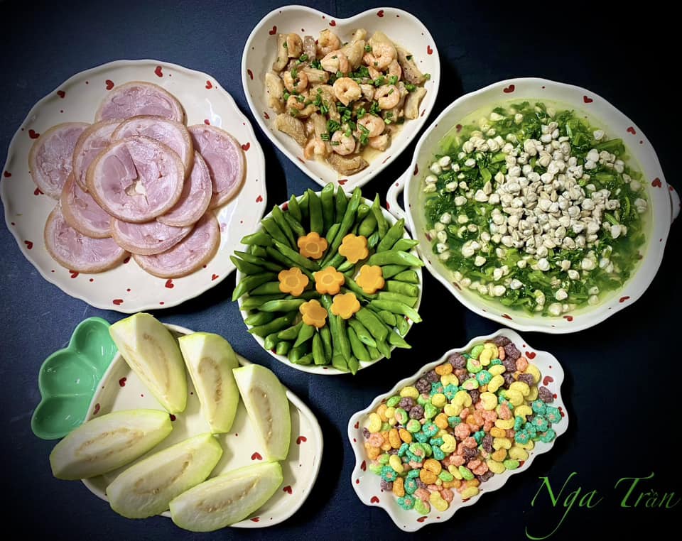Thịt rang tôm nõn - Thịt heo hun khói - Canh hến rau cải - Đậu luộc - Ổi -&nbsp;Ngũ cốc rau củ