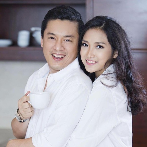 Lam Trường và vợ luôn dành cho nhau những điều ngọt ngào, lãng mạn trong cuộc sống hôn nhân. Ảnh: FBNV.