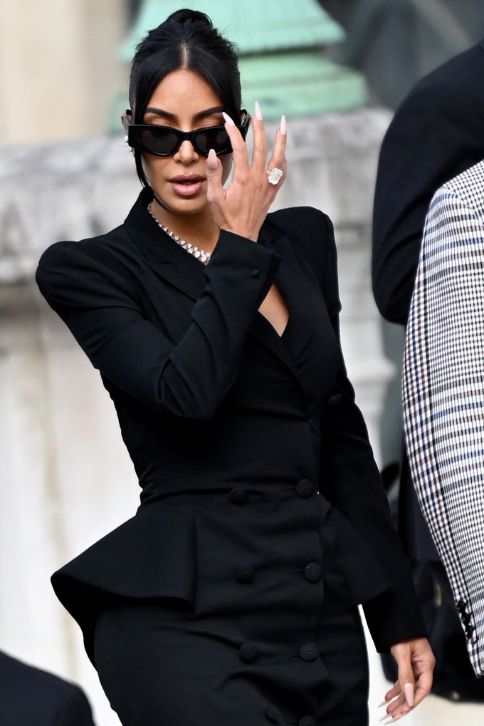 Kim Kardashian đến tòa làm chứng hôm 13/5. Hình ảnh bên trong phiên tòa không được công khai. Ảnh: AFP