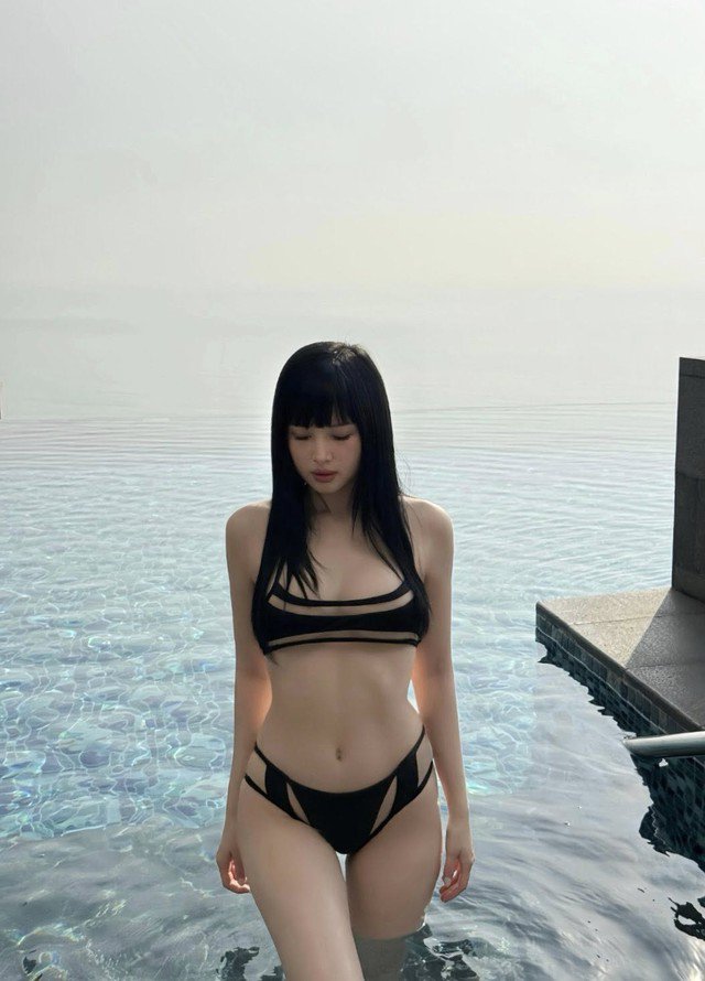 Diễn viên, hotgirl Tâm Tít vừa đăng tải ảnh loạt ảnh trong chuyến du lịch, khoe khéo hình thể "nóng bỏng". Ảnh FBNV