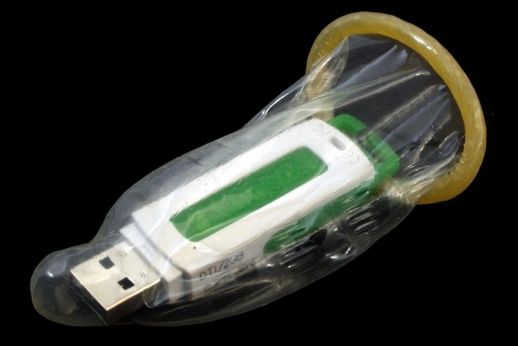 Bao cao su USB sẽ giúp bảo vệ an toàn dữ liệu người dùng.