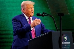 Ông Trump bất ngờ tuyên bố dỡ bỏ cấm vận hoàn toàn với một quốc gia