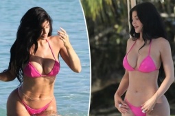 Kylie Jenner khoe body đẹp như tạc với bikini nhỏ xíu