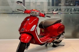 Giá xe ga Vespa Sprint giữa tháng 5/2025, khuyến mãi 7 triệu đồng