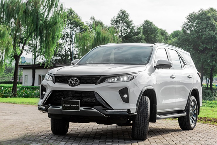 Giá xe Toyota Fortuner tháng 5/2025, SUV cỡ D từ 1,055 tỷ đồng - 5
