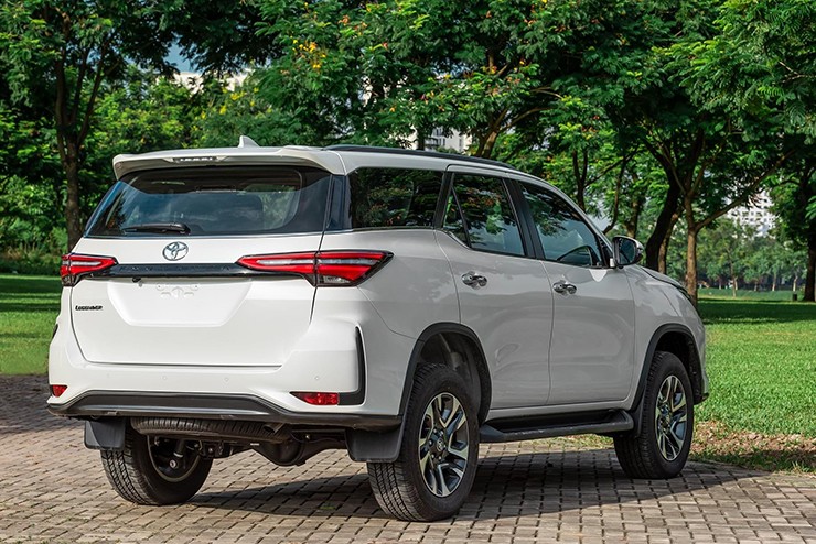 Giá xe Toyota Fortuner tháng 5/2025, SUV cỡ D từ 1,055 tỷ đồng - 6