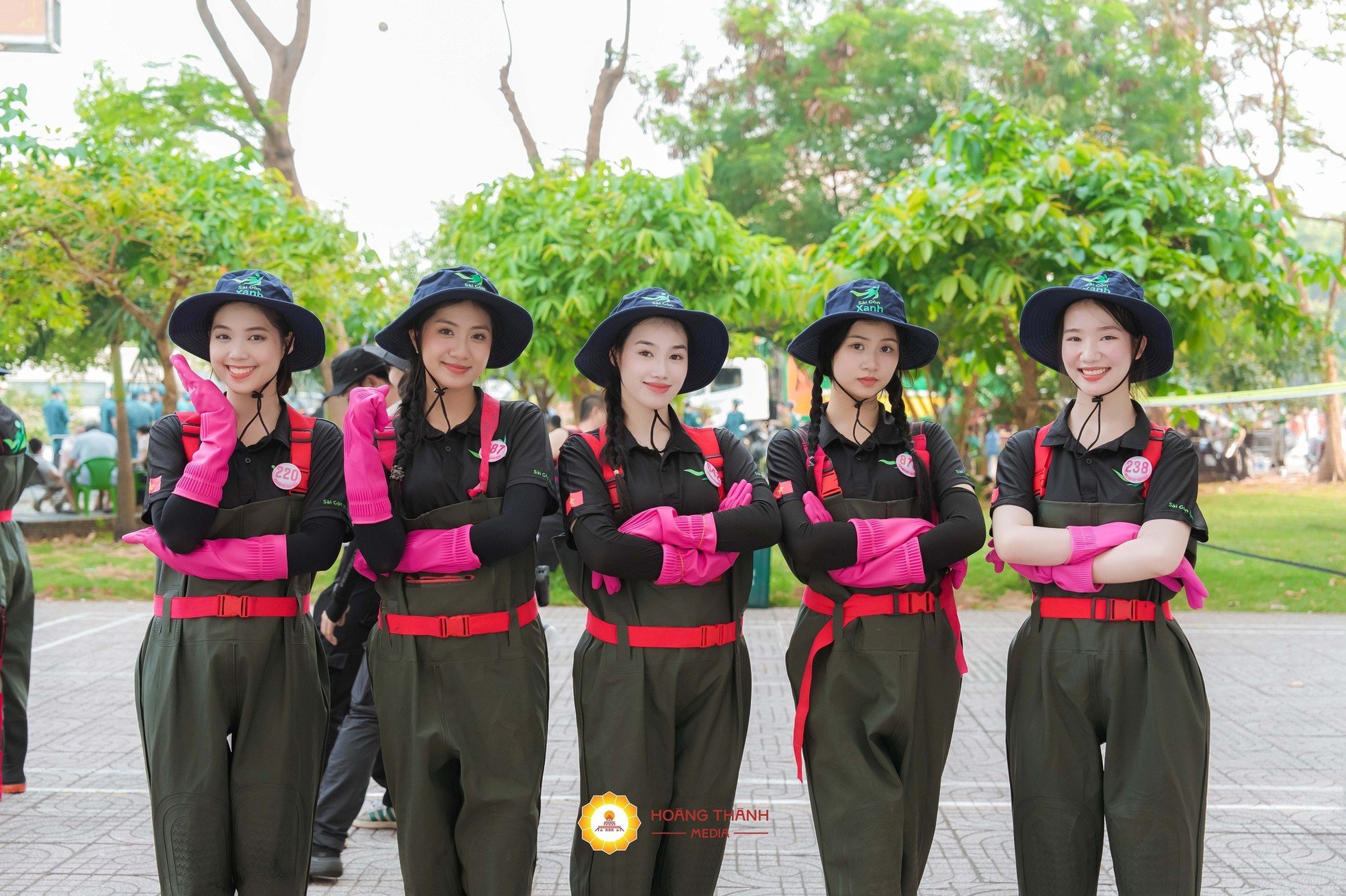 Tham gia cuộc thi Hoa hậu Việt Nam 2024, Phương Linh cùng các thí sinh có cơ hội làm việc nhóm, tham gia nhiều hoạt động ý nghĩa. Cô nhận thấy điều thay đổi lớn nhất khi bước vào nhà chung Hoa hậu Việt Nam đó là tự tin và giao tiếp với mọi người nhiều hơn. "Tôi là kiểu người chỉ tâm sự, bộc lộ bản thân với người thân thiết. Tham gia cuộc thi, tôi phải bộc lộ cảm xúc nhiều hơn với các thí sinh và trước ống kính để khán giả có thể hiểu hơn về câu chuyện của mình", cô nói.