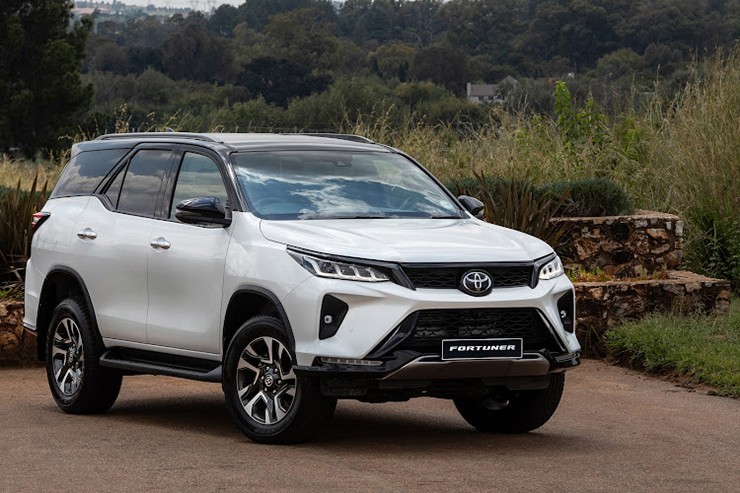 Giá xe Toyota Fortuner tháng 5/2025, SUV cỡ D từ 1,055 tỷ đồng - 2