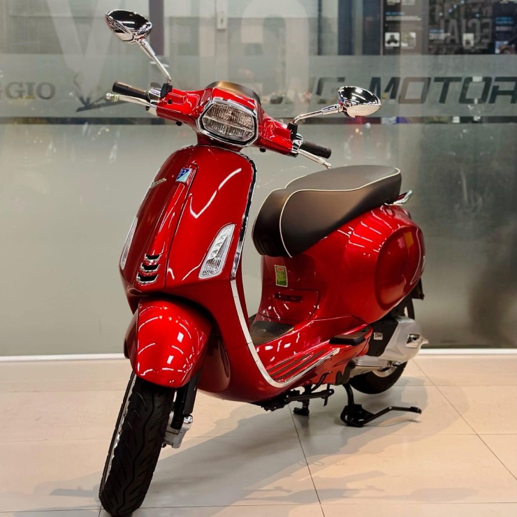 Giá xe ga Vespa Sprint giữa tháng 5/2025, khuyến mãi 7 triệu đồng - 2