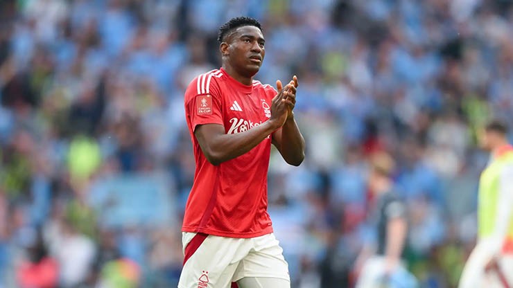 Taiwo Awoniyi đang trong tình trạng hôn mê