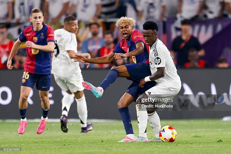 Vinicius bị tố triệt hạ Yamal gây phẫn nộ, fan Barca đòi treo giò 9 trận - 4
