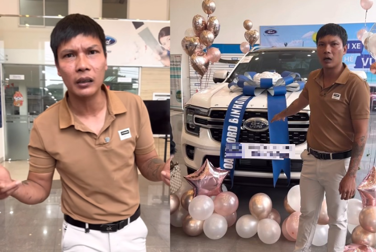 Lộc Fuho trong lễ nhận xe hơi mới đây.