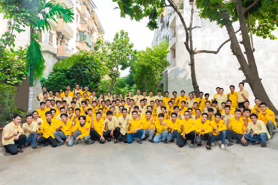 Tập thể công ty Dịch vụ Kỹ thuật Thợ Việt với hơn 14 năm hình thành và phát triển, phục vụ đời sống xã hội. Nguồn: Thợ Việt