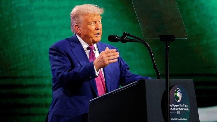 Ông Trump phát biểu tại một diễn đàn đầu tư ở Riyadh trong khuôn khổ chuyến thăm Ả Rập Saudi. Ảnh: Reuters.