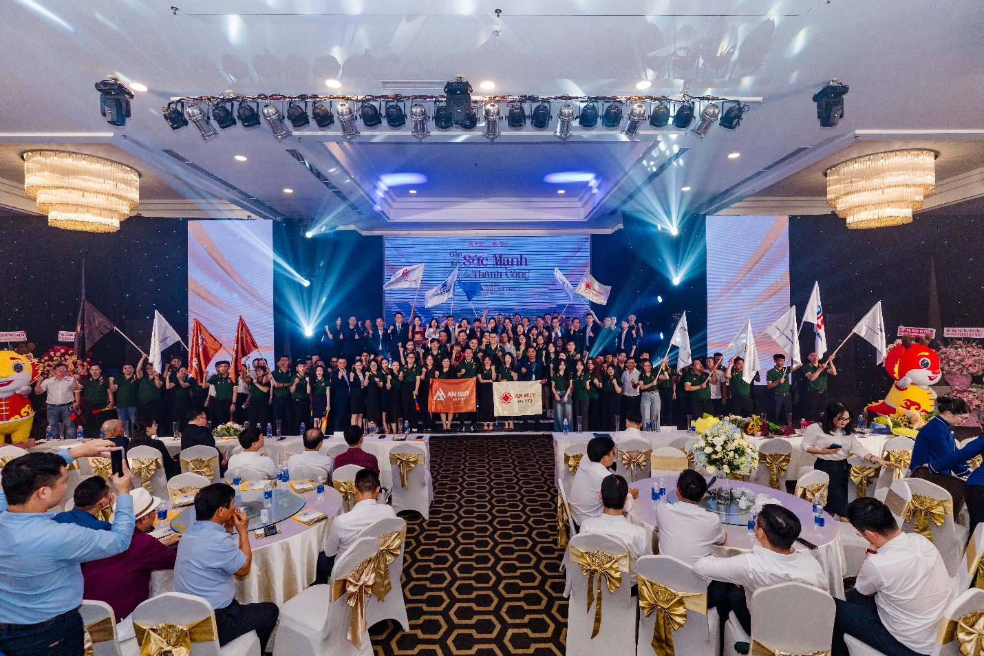 Hơn 350 chiến binh sale cháy hết mình tại sự kiện ra quân dự án An Huy Mỹ Việt