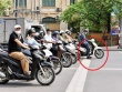 Xe máy dừng chờ đèn đỏ chạm vạch kẻ đường có thể bị xử phạt tới 6 triệu đồng!