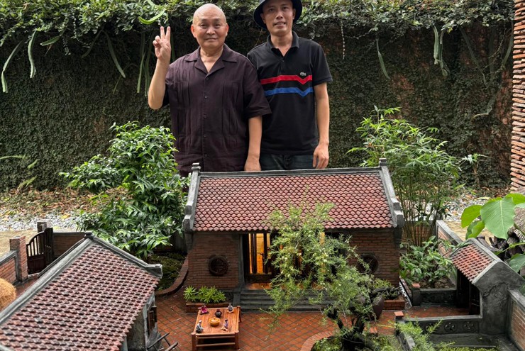 Hé lộ ngôi nhà cũ nơi Xuân Hinh sinh ra, "Vua hài" thích thú với phiên bản nhỏ xíu được tái hiện cực yêu