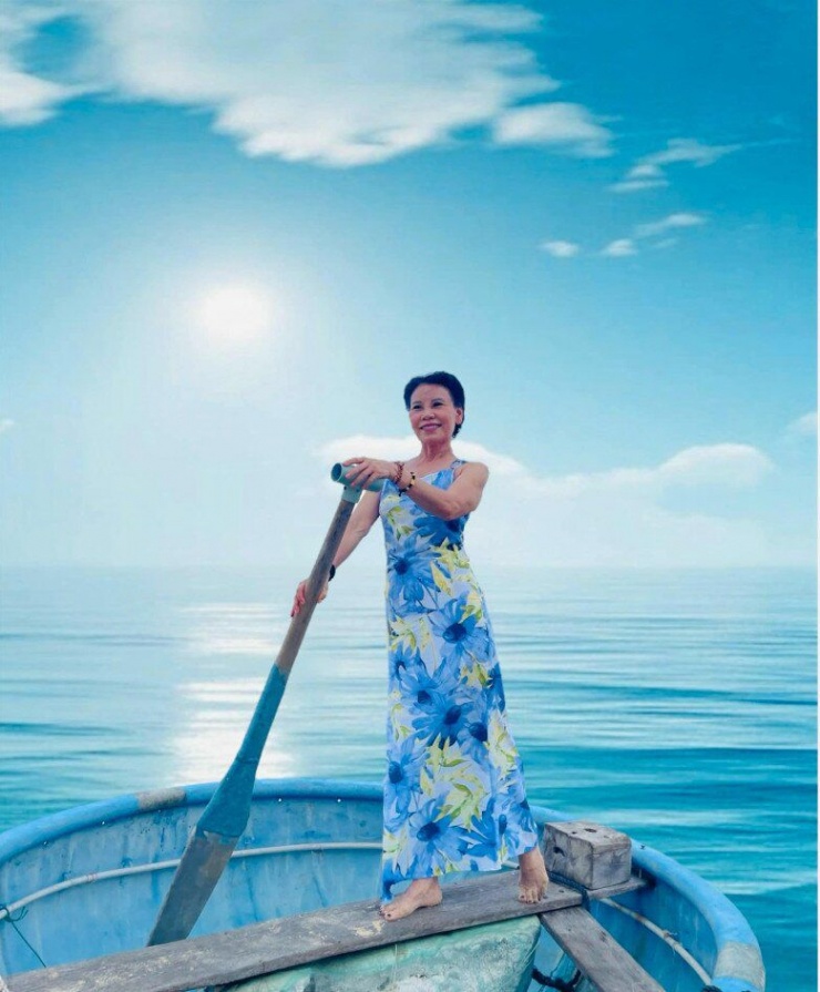 Mẹ ruột Hồ Ngọc Hà khoe nhan sắc trên truyền hình 25 năm trước, thời trẻ đẹp "một chín một mười" với con gái - 7