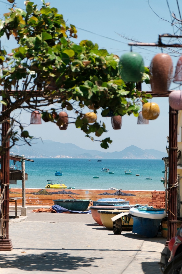 Một con hẻm tại Nhơn Lý.