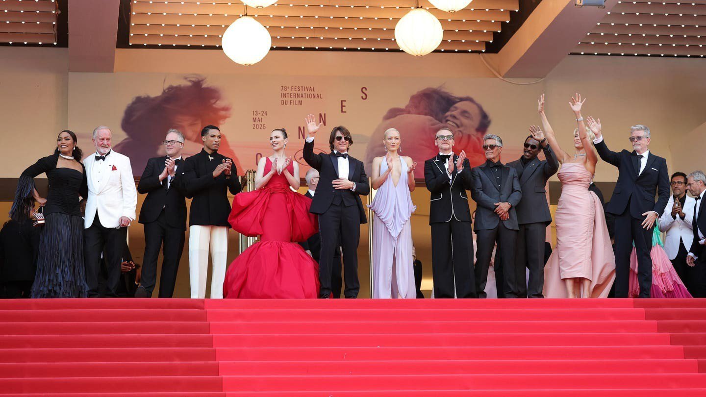 Tom Cruise tình tứ với người cũ, Leonardo Dicaprio gây bất ngờ ở Cannes - 1