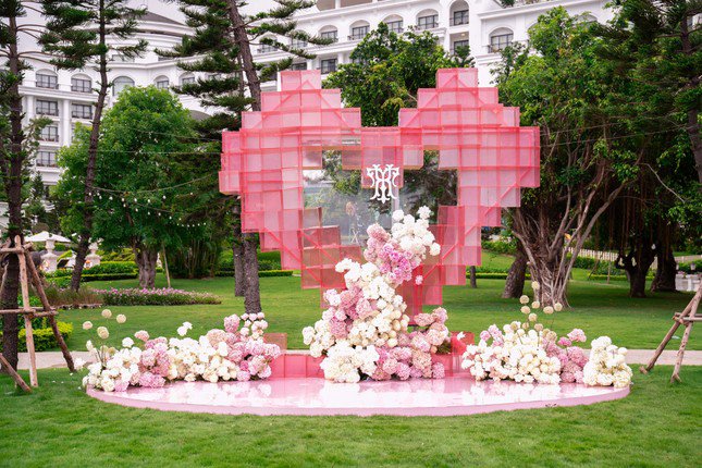 Không gian tiệc cưới của Hồ Quỳnh Hương tại đảo Rều, Quảng Ninh.