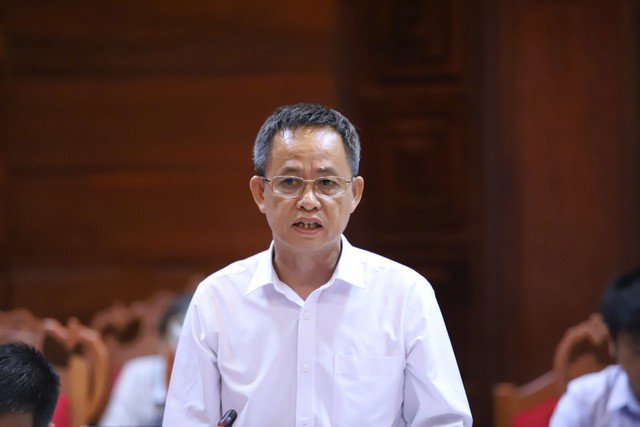 Ông Đỗ Tường Hiệp phản hồi báo chí tại buổi họp báo