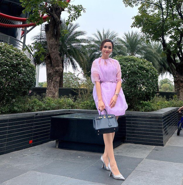 Tiểu thư Hà thành sau 10 năm làm vợ cầu thủ tài năng - 6