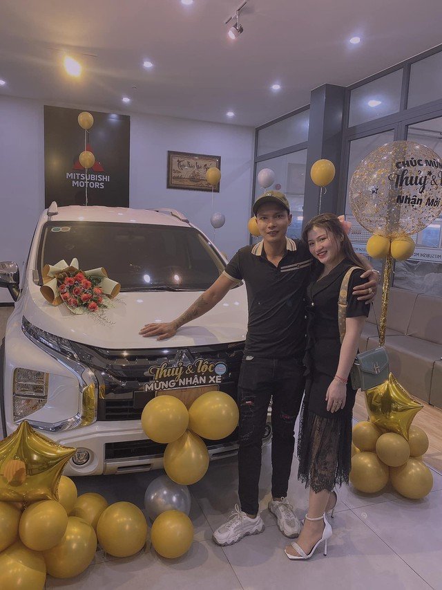 Trước đó, cách đây hơn 2 năm, Lộc Fuho cũng từng gây xôn xao mạng xã hội khi sắm chiếc xe Mitsubishi Xpander Cross giá gần 700 triệu đồng.