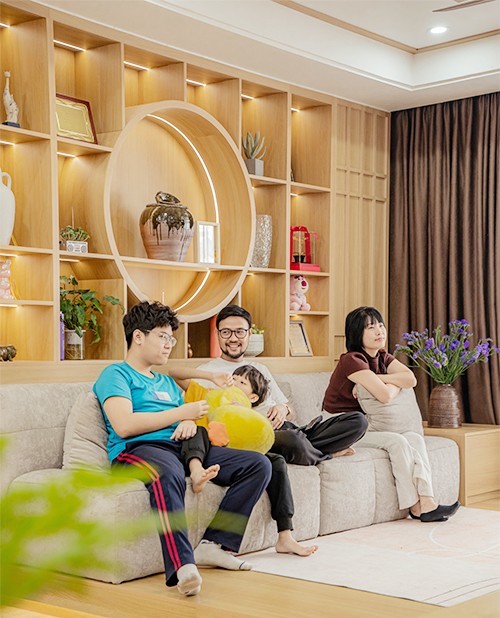 Tổ ấm hạnh phúc của nghệ sĩ Thái Sơn.