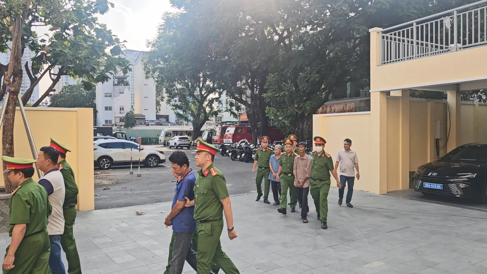 Các bị can trong vụ án. Ảnh: CA