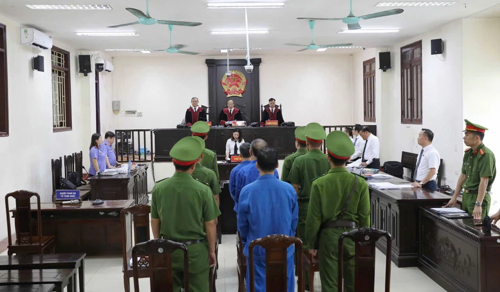 Toàn cảnh phiên tòa xét xử các bị cáo Lưu Bình Nhưỡng, Lê Thanh Vân, Nguyễn Văn Vương. Ảnh: TD