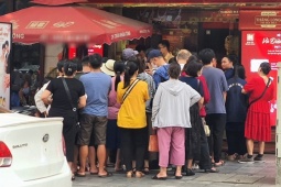 Giá vàng ngày 15/5: Giảm sâu, đổ xô đi xếp hàng mua vàng  " bắt đáy " 