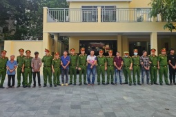 TP.HCM: Tiếp tay cho buôn lậu xăng dầu, 6 cán bộ hải quan bị bắt