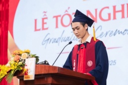 Chàng trai  ' gây sốt '  với bài phát biểu về bố mẹ không biết chữ