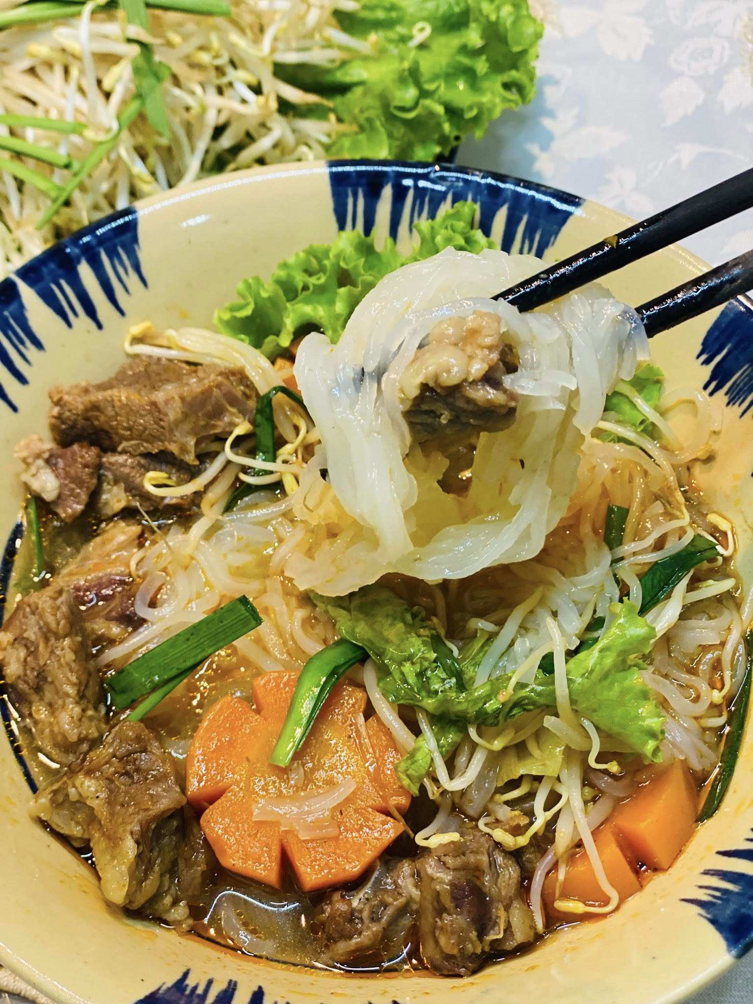 Ăn kèm chanh ớt, chấm bánh mì cũng ngon hết sẩy!
