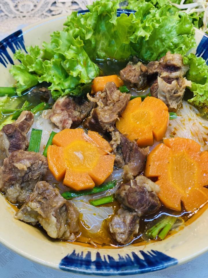 Cách làm hủ tiếu bò kho siêu ngon cho bữa tối lười nấu cơm - 1