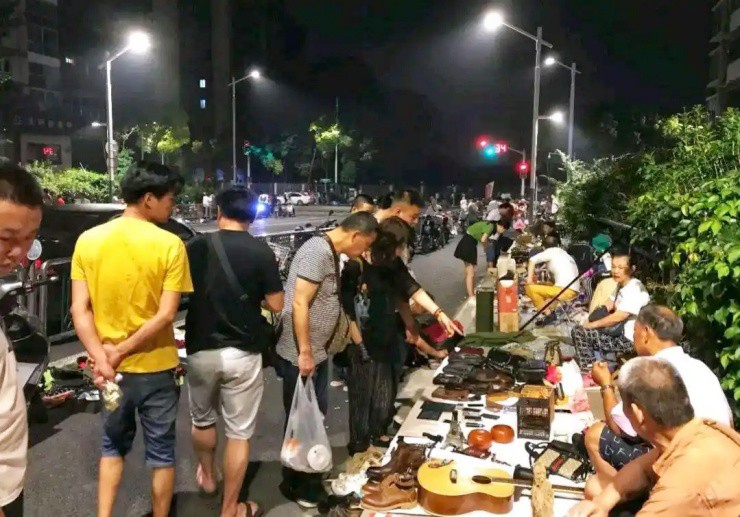 Kỳ lạ “khu chợ ma” ở châu Á: Đêm mở, sáng đóng, có người kiếm gần 300 triệu/tháng - 4