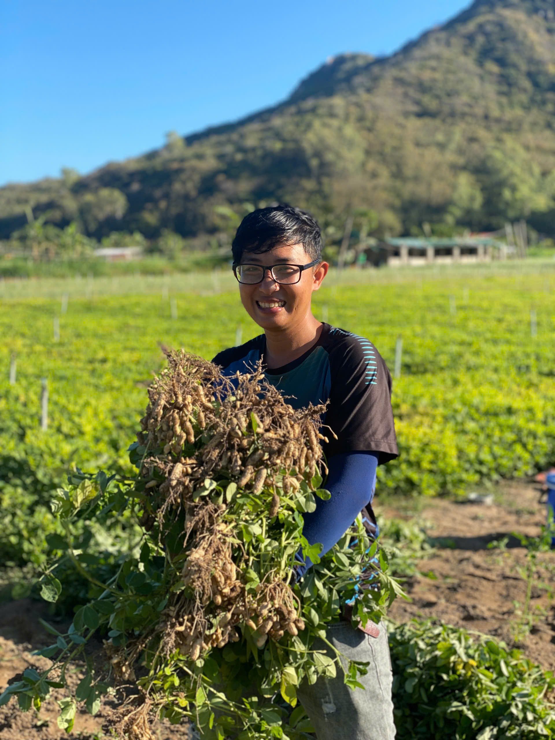 Làng chài &#39;nhiều không&#39; ở Khánh Hòa, khách cầm 100.000 đồng thành &#39;đại gia&#39; - 4