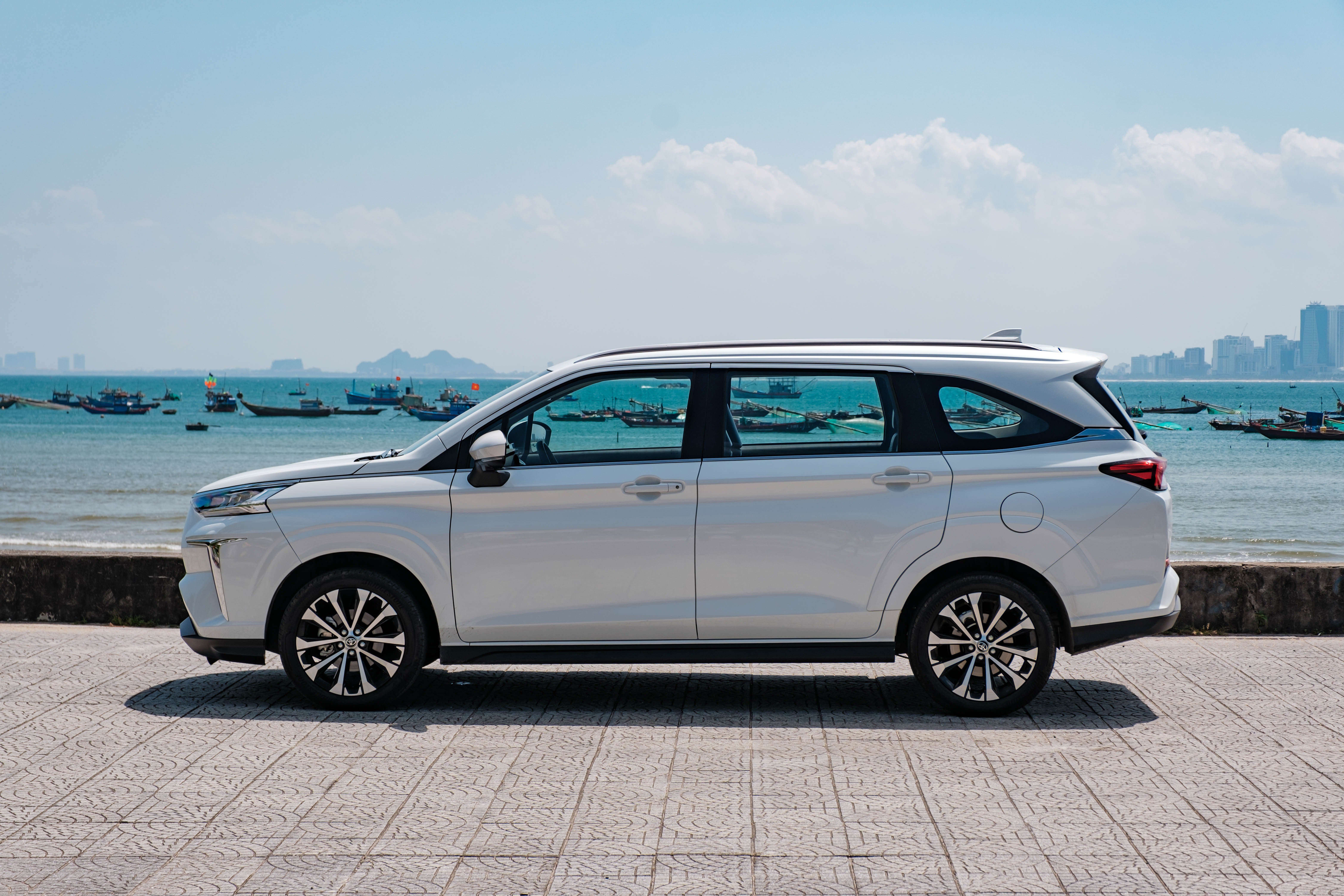 Doanh số mẫu xe MPV Nhật Toyota Veloz Cross trong tháng 4/2025 - 3