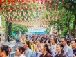 Người dân xếp hàng cả cây số để vào chùa Quán Sứ