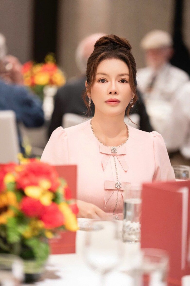 Nhan sắc vị khách mời muốn "giật" hoa cưới của Hồ Quỳnh Hương, lên truyền hình nước ngoài vẫn đẹp phát sáng - 6