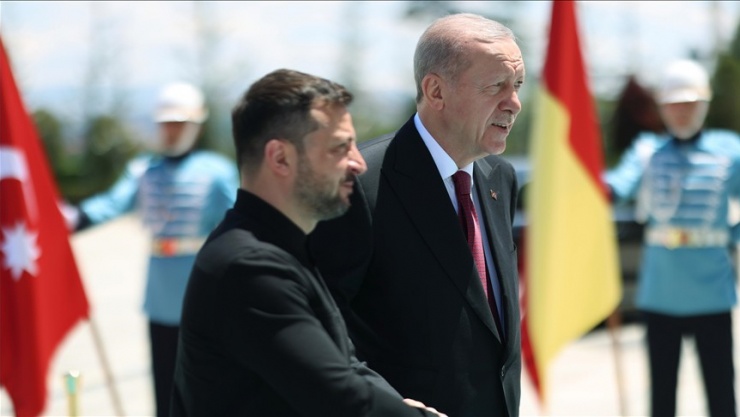 Tổng thống Ukraine Volodymyr Zelenskyy và Tổng thống Thổ Nhĩ Kỳ Recep Tayyip Erdogan (Ảnh: AA)