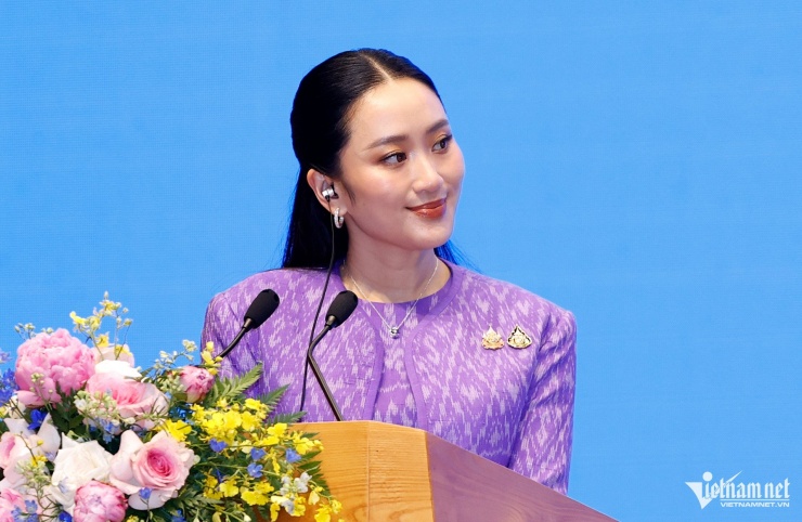 Thủ tướng Paetongtarn Shinawatra bày tỏ vinh dự lần đầu tiên thăm Việt Nam và đồng chủ trì họp Nội các chung giữa hai Chính phủ