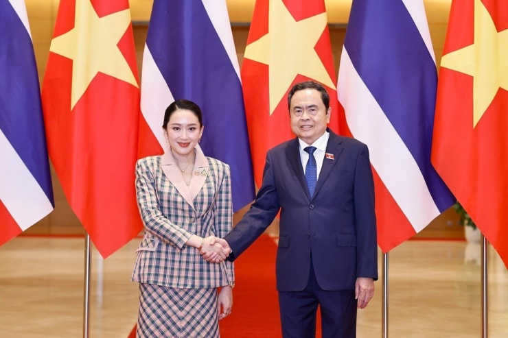 Hai ngày Thủ tướng Thái Lan ở Việt Nam - 2