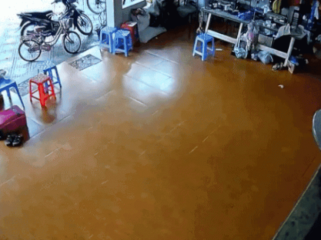 Khoảnh khắc nhà cửa rung lắc do động đất 5 độ ở Điện Biên