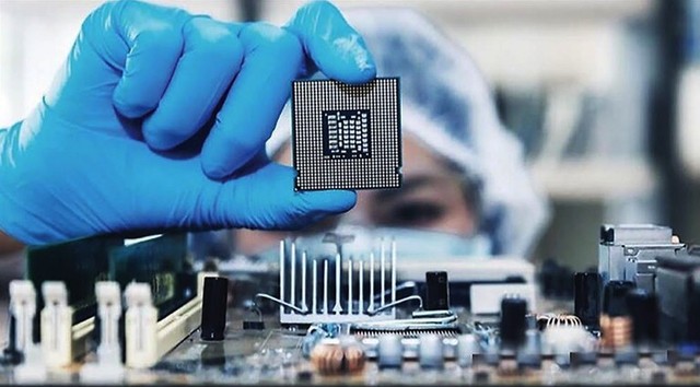 Bộ GD-ĐT vừa ban hành Quyết định số 1314/QĐ-BGDĐT về Chuẩn chương trình đào tạo về vi mạch bán dẫn trình độ đại học, thạc sĩ